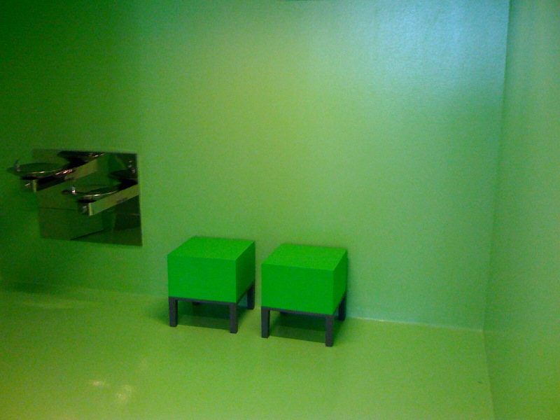 The Wyly is very big on this shade of green, which I was told is NOT the same color as the Nasher green. In any case, I like it. Professor Willard Spiegelman, on the other hand, gave it the thumbs down. (Green? Thumbs down? See what I did there?)