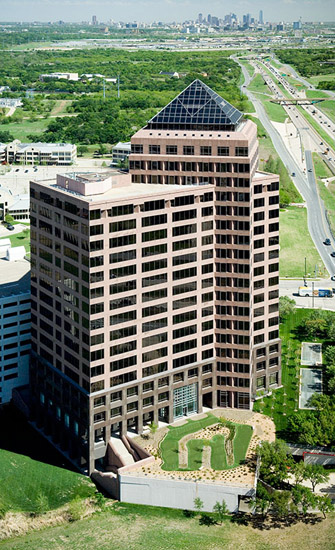 ビルス Behind the Deal: A Complicated Web of Leases at Urban Towers