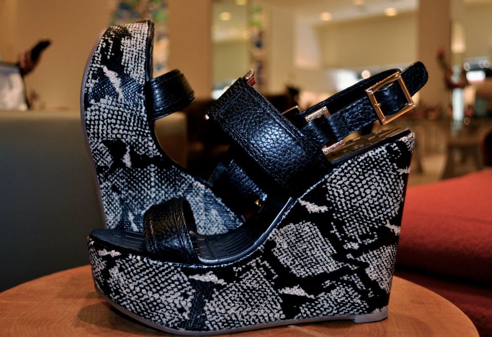 Tory burch 2024 snakeskin wedges