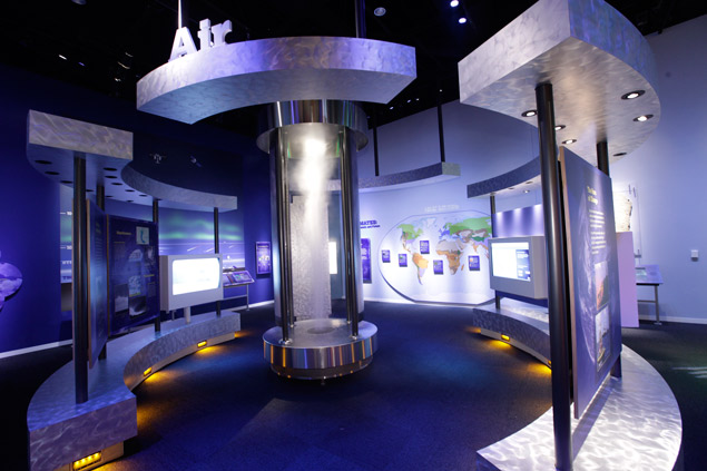 Touch-tornado-in-The-Rees-Jones-Foundation-Dynamic-Earth-Hall-photo-by-Jason-Janik