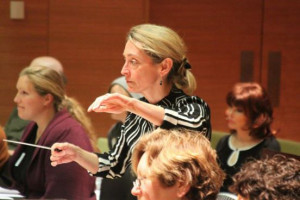 Nicole Paiement, rehearsing in 2010. Courtesy of the conductor. 
