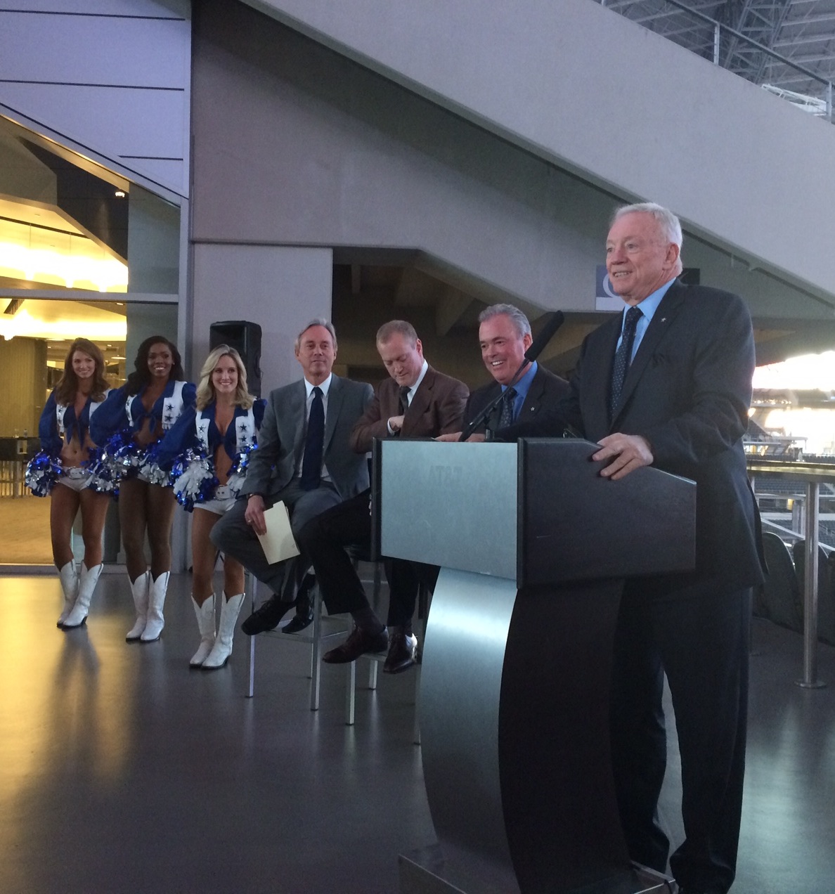 Dallas Cowboys Create Retail/Office District Anchored by Practice Facility