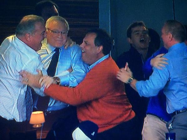 WATCH: Chris Christie, Jerry Jones celebrate Dallas Cowboys' 24-20