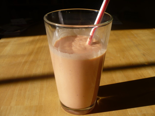 Make a refreshing shake with milk and mamey. (Photography by Eve Hill-Agnus)
