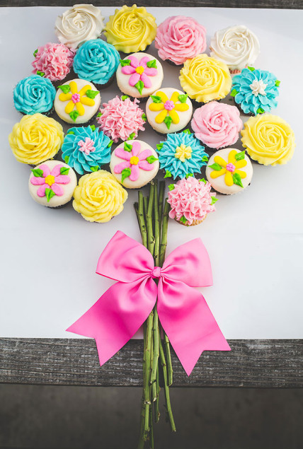 Pinterst-Ambassador-Dallas-Party-Edible-Flower-Cupcakes-Bouquet