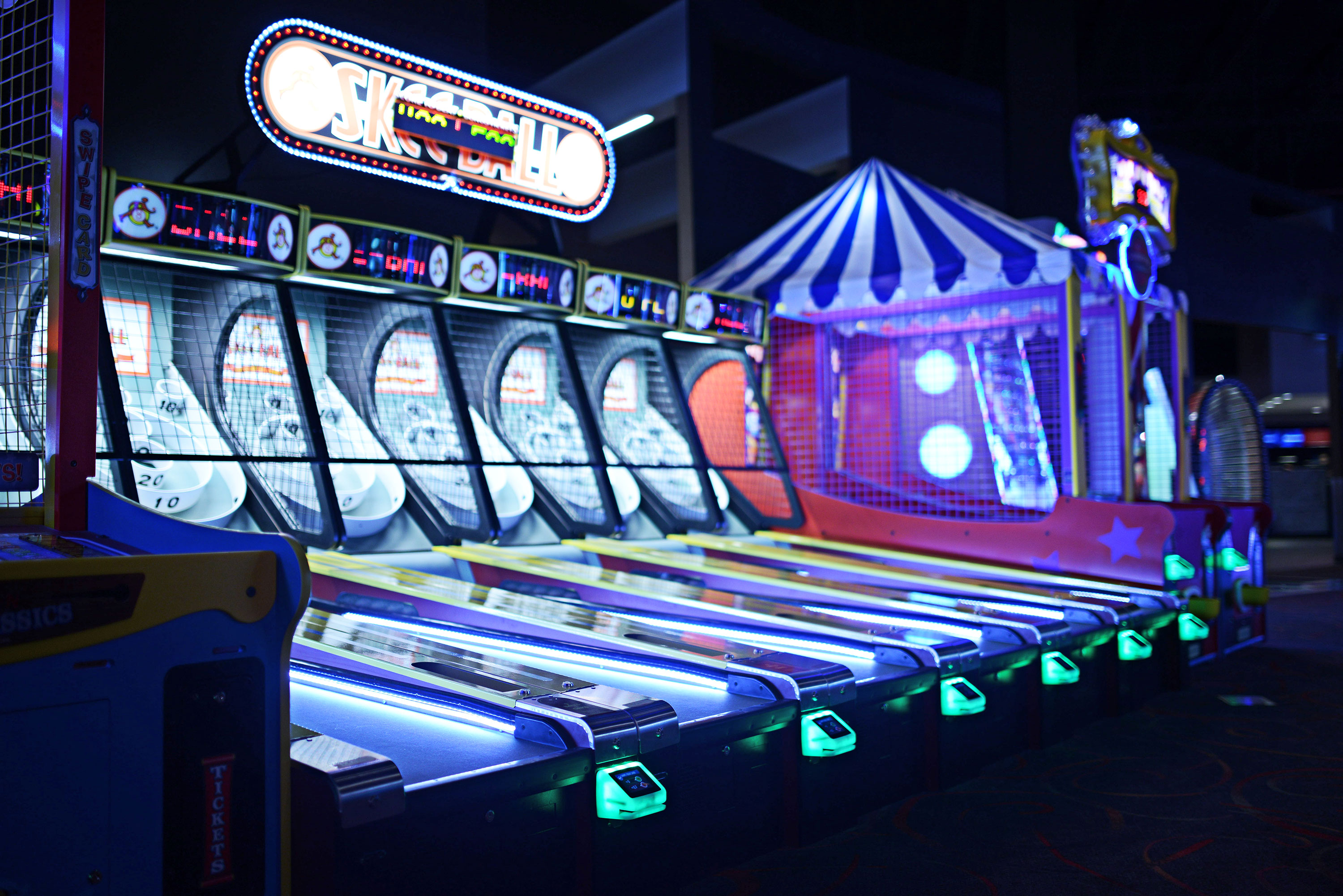 Chuck E. Cheese's brings classic Skeeball game online