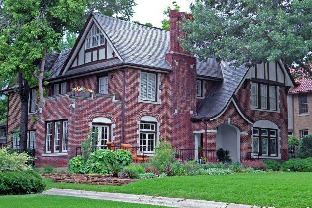 What does this Dallas house have in common with the ziggurat of Ur?   (Photo: Steven Martin/Flickr)