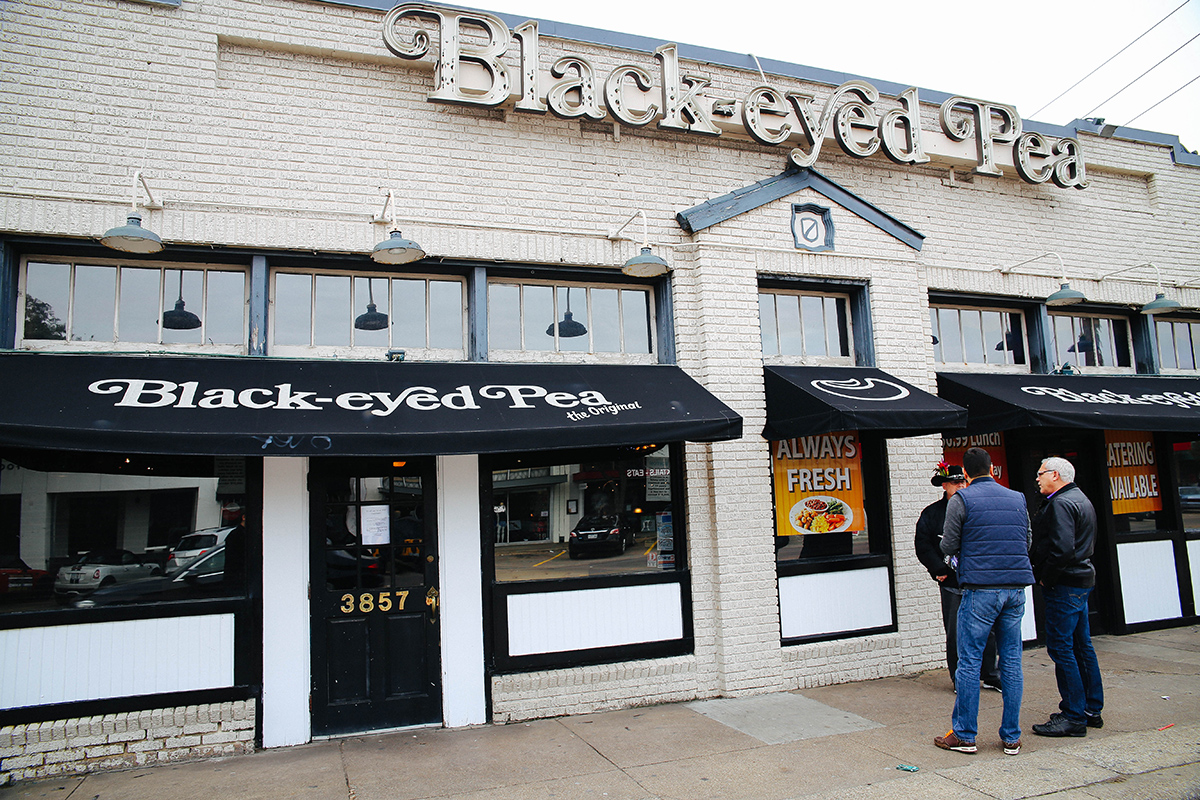 Scenes From the Last Day of Service at the Original Black eyed Pea