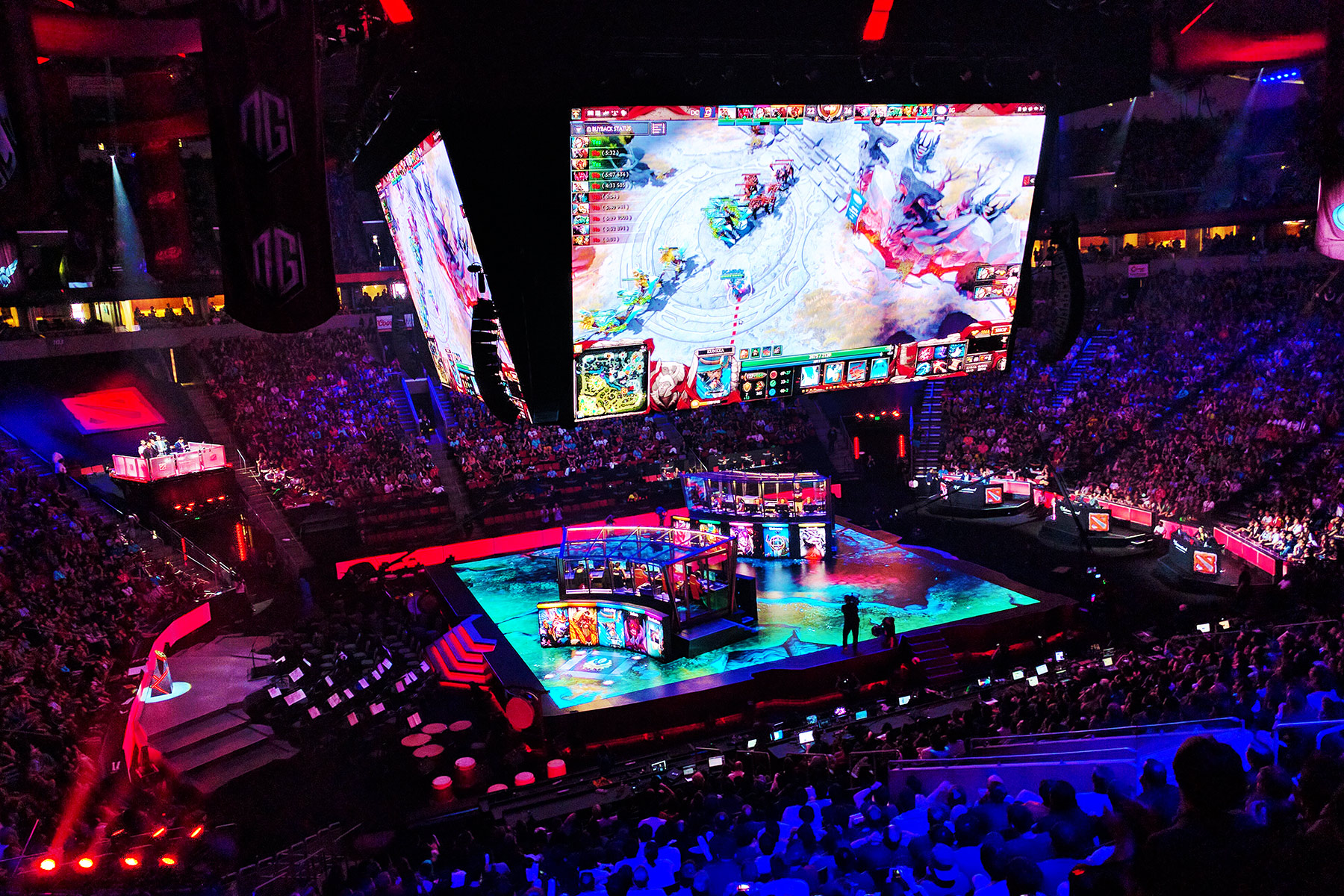 Watch the AR concert that opened up the 2020 League of Legends