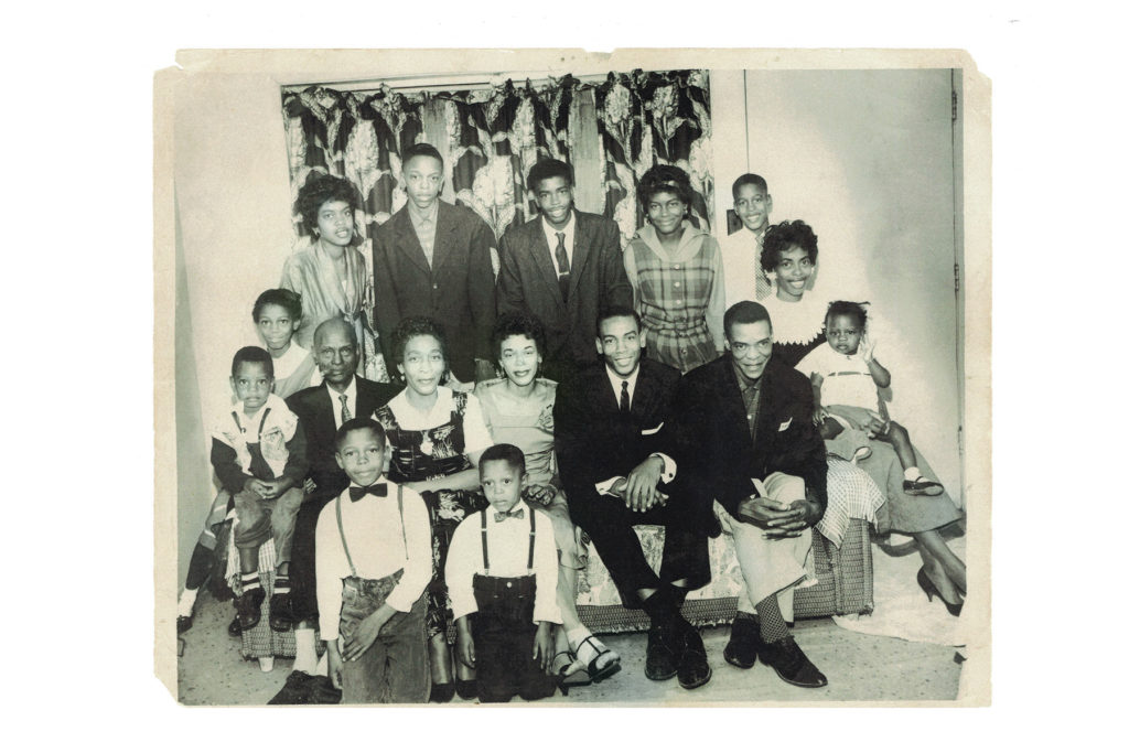 Hometown legend Ernie Banks immortalized at Booker T. Washington High  School - Dallas Examiner