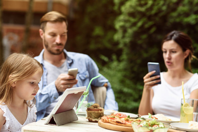 families using ipads