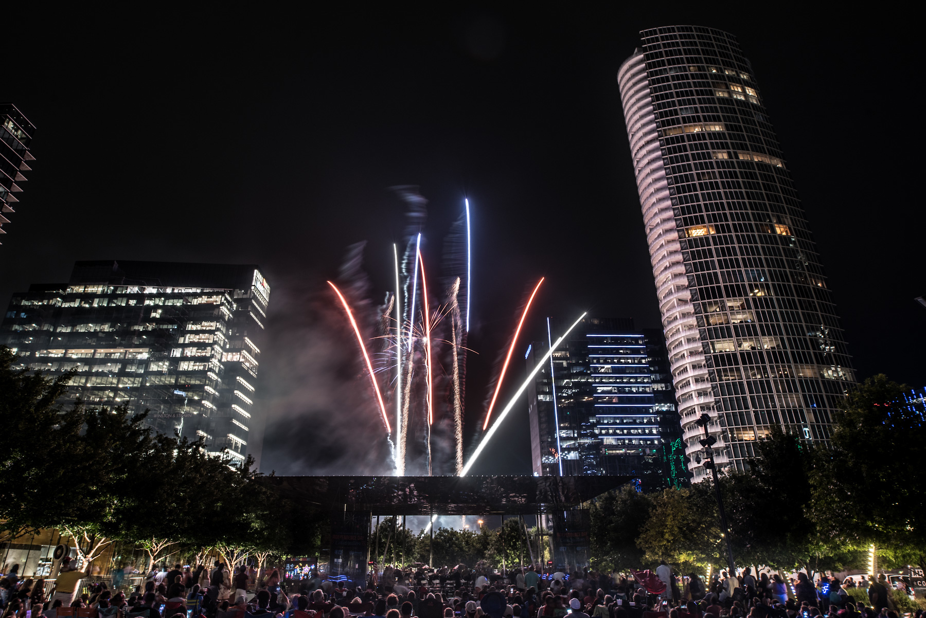 Klyde Warren Park Fireworks 2024 - Joyce Lorilyn