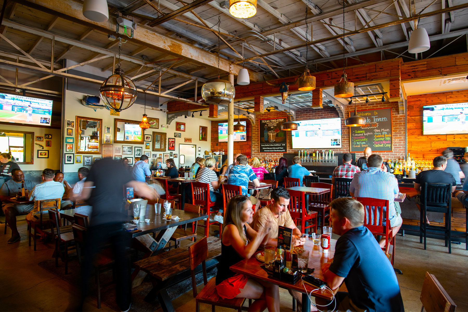 hillside tavern crowd