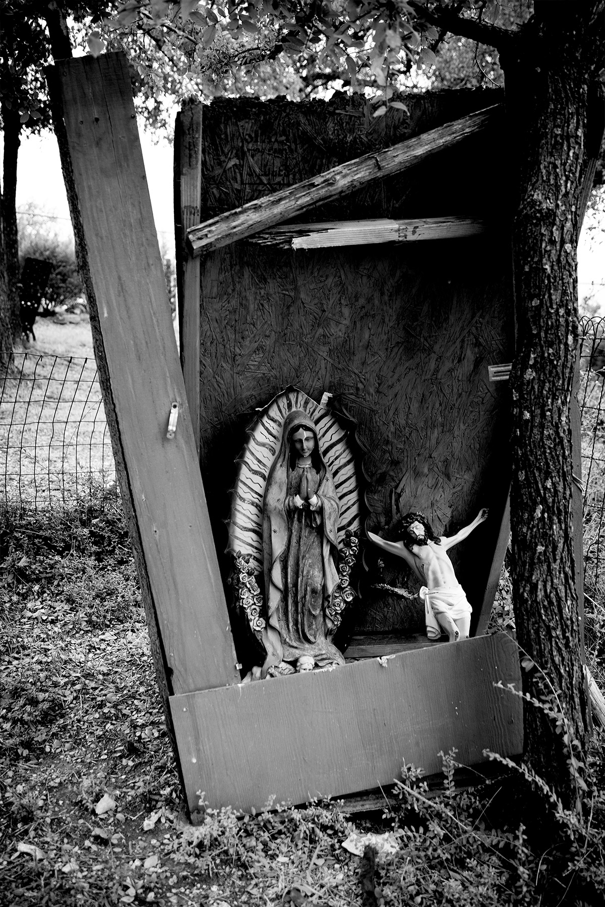 Campo Santos de Cemento Grande shrine to La Virgen de Guadalupe 