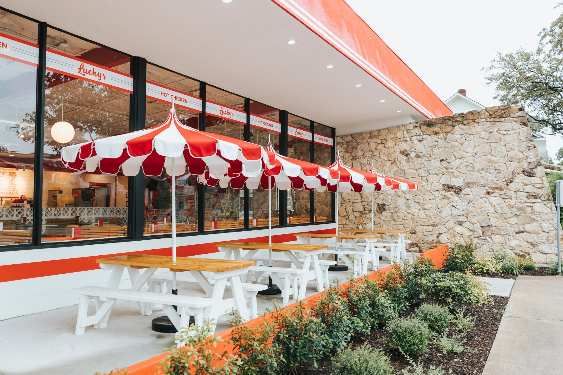 The exterior slash outdoor patio space at Lucky's Hot Chicken restaurant in Old East Dallas.
