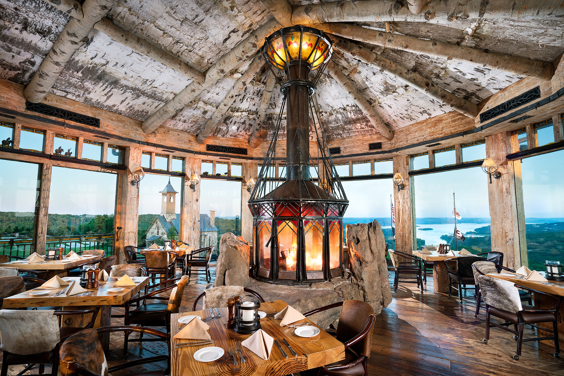 big tree lodge dining room