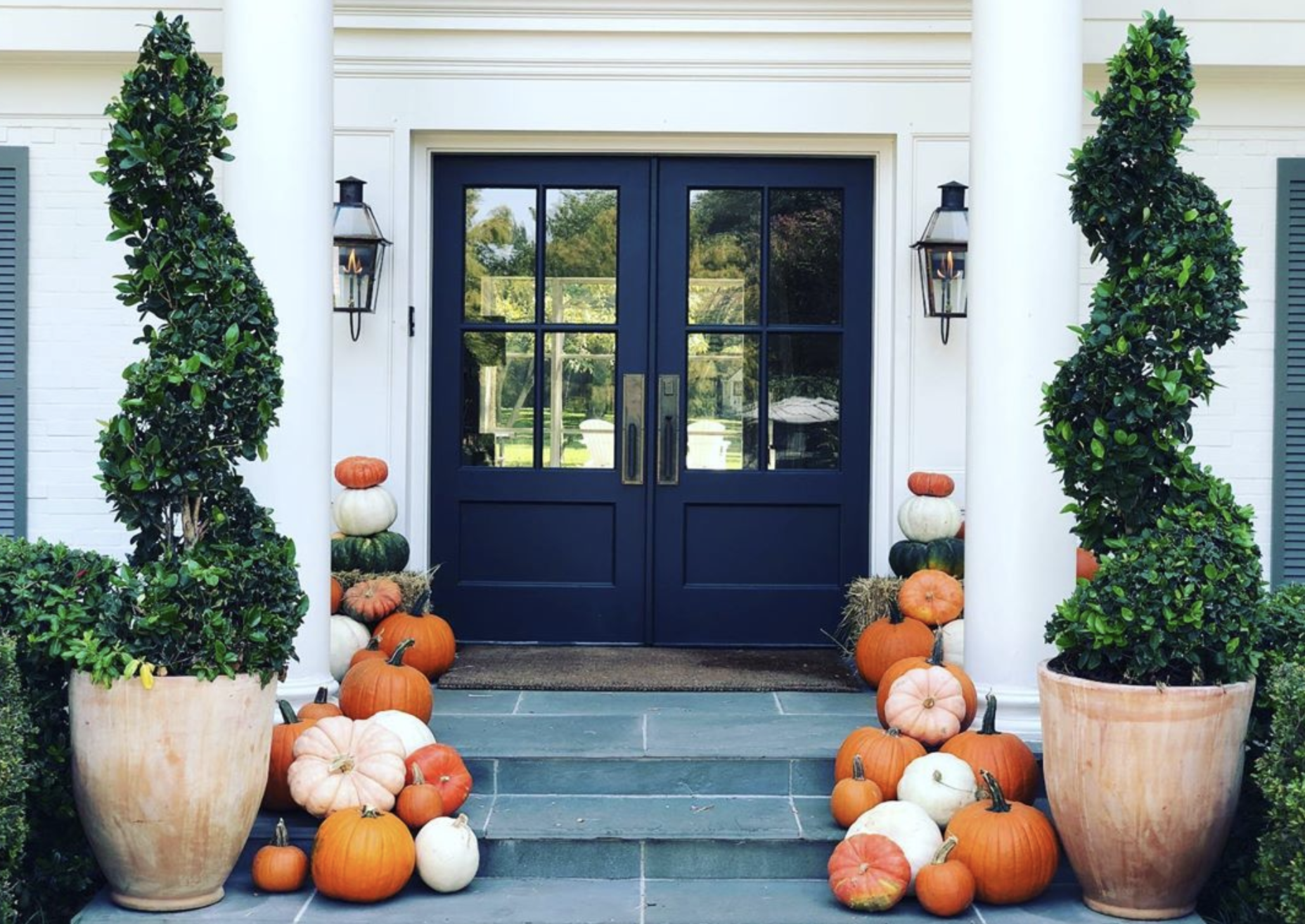 Porch pumpkins, elaborate designs mark the return of record