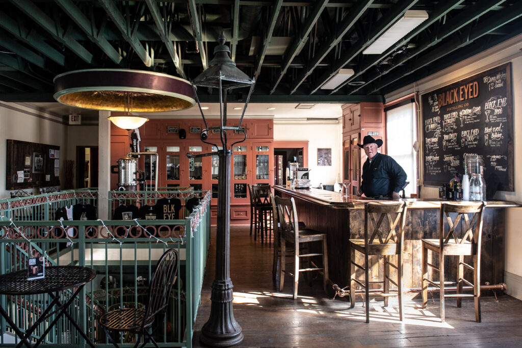 Where to Eat, Stay, and Drink Along the North Texas Distillery Trail - Vimarsana News