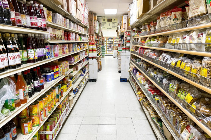 A grocery aisle