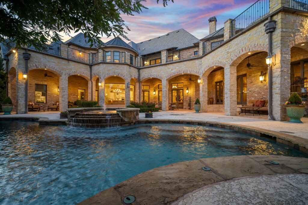 Laps of Luxury: A One-Acre Fort Worth Estate with a Stunning Saltwater ...