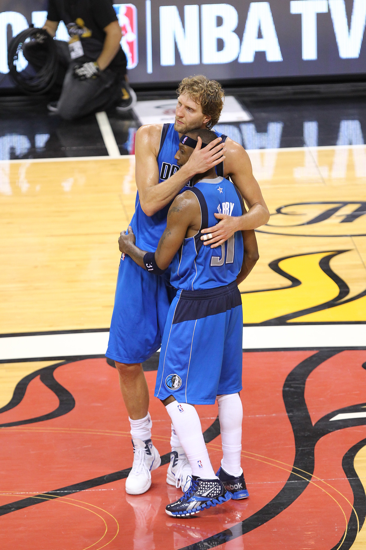 WATCH: DeShawn Stevenson Continues to be RED HOT from Downtown ' Mavericks  CLASSICS