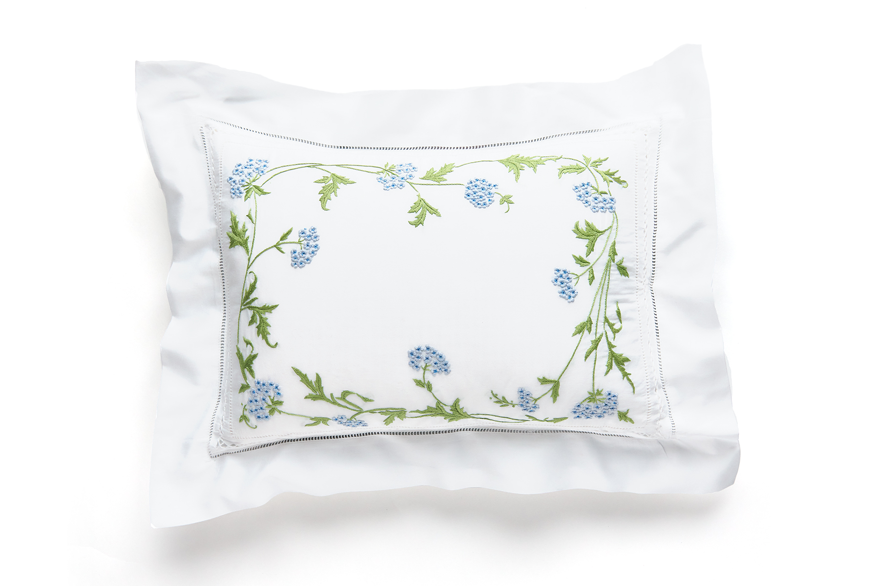 Coco & Dash Introduces a Line of Luxurious, Customizable Bedding - D ...