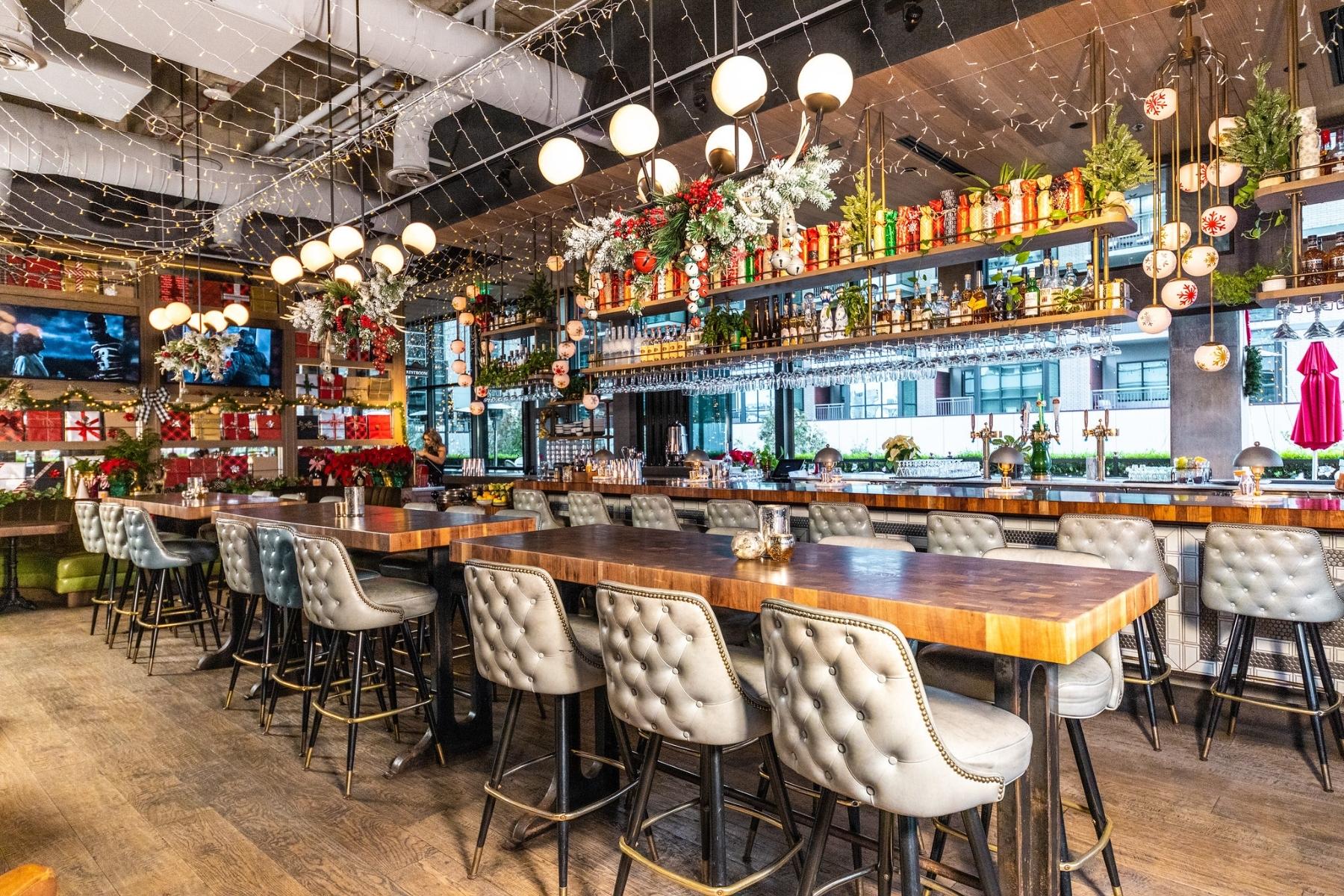 Dallas Bars and Restaurants That Get You Into the Holiday Spirit D