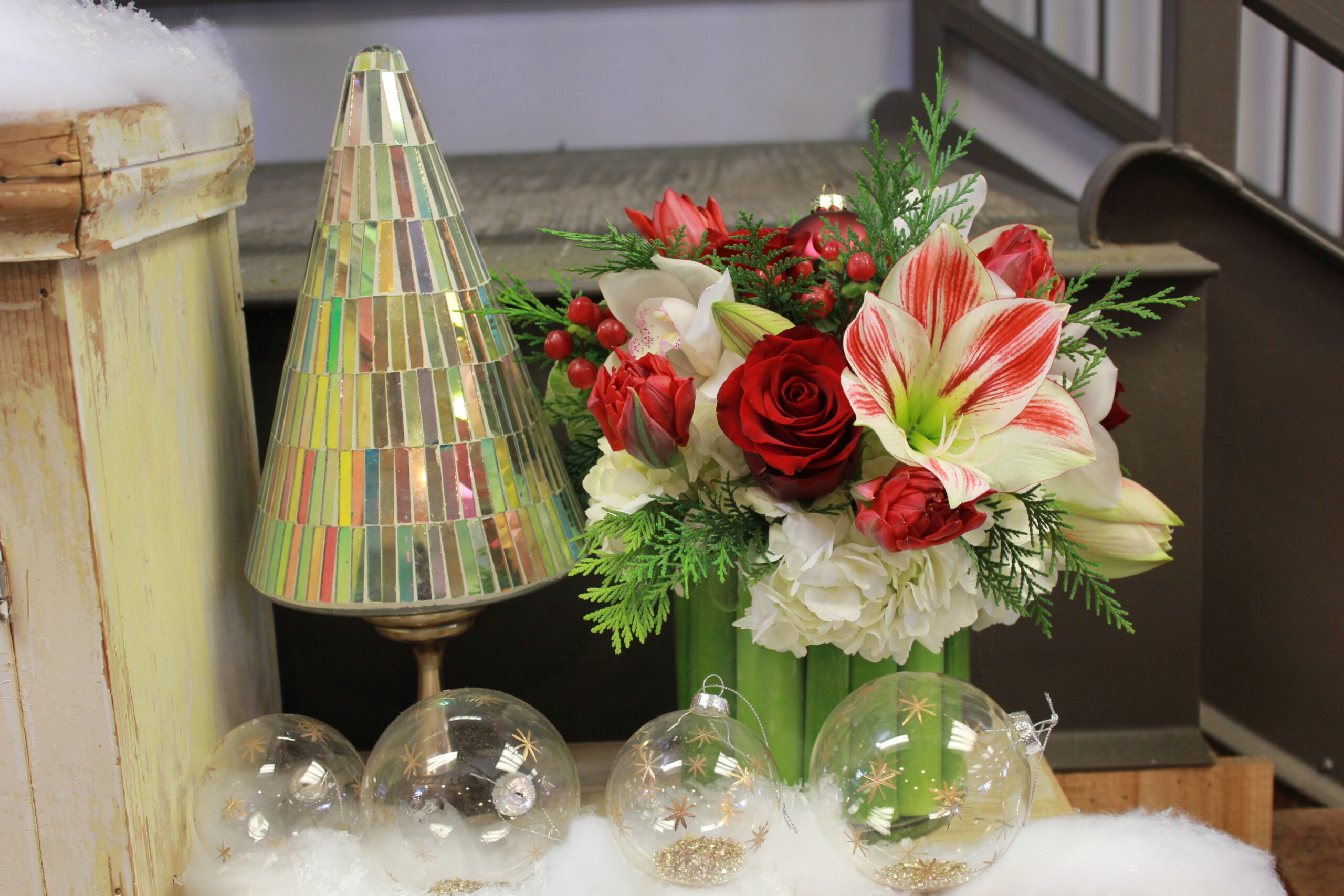 Christmas Floral Centerpieces: Tips for creating beautiful holiday