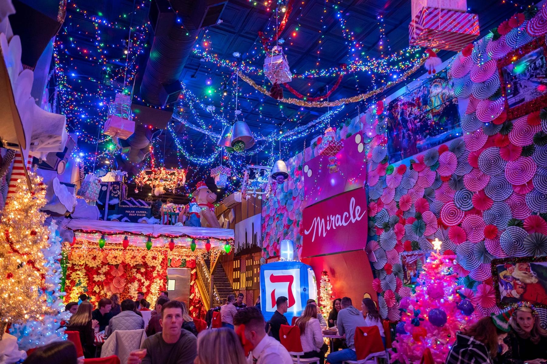 Dallas Bars and Restaurants That Get You Into the Holiday Spirit D