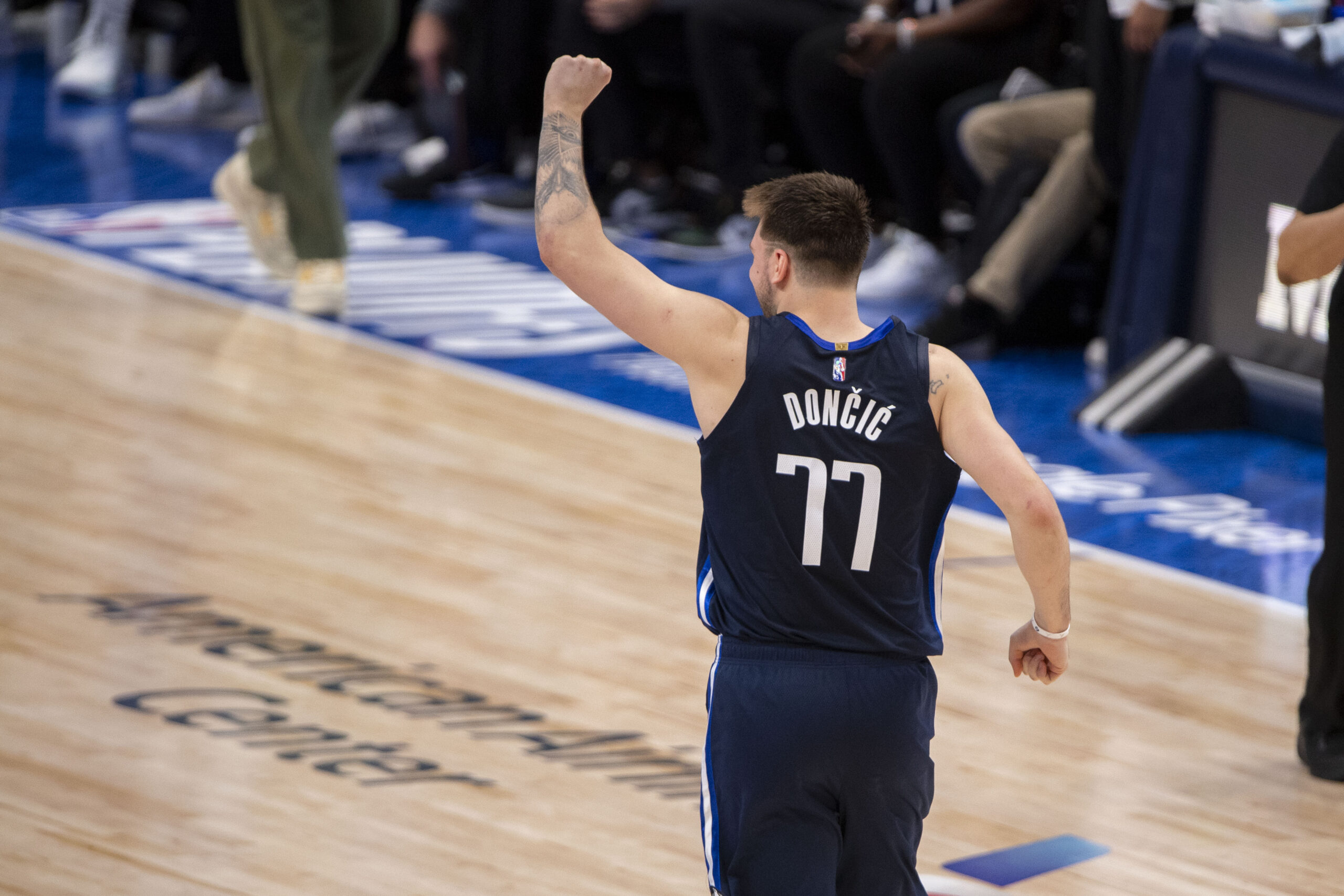 Luka Doncic rips jersey out of frustration after missing free