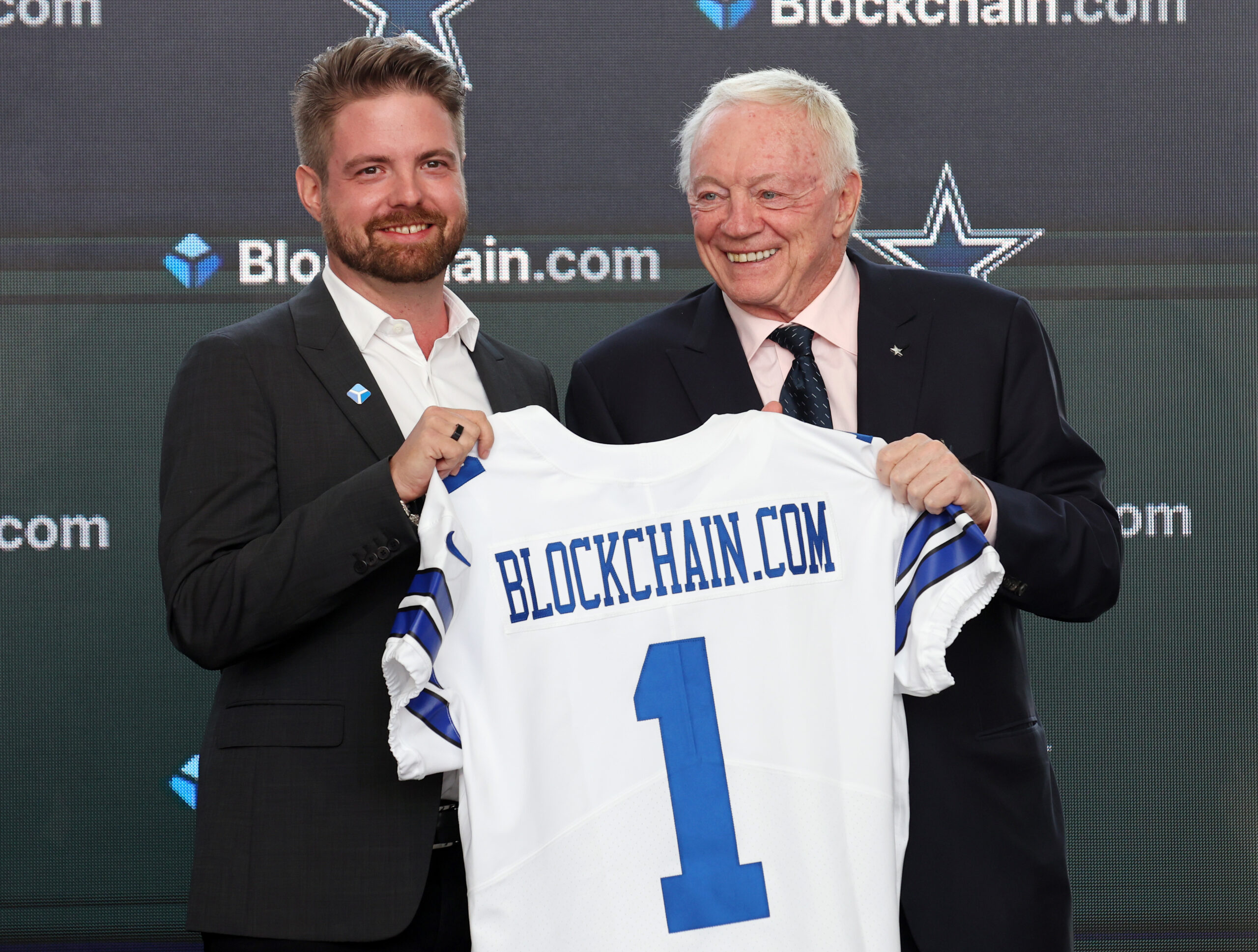dallas-cowboys-strike-nfl-s-first-cryptocurrency-partnership