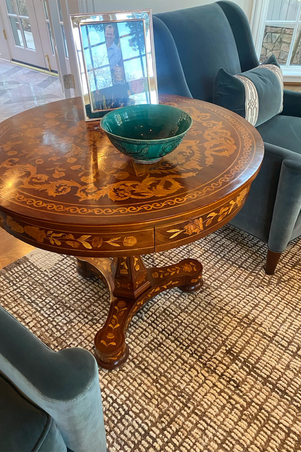 19th century Rococo Maruqtry Round Pedestal Table