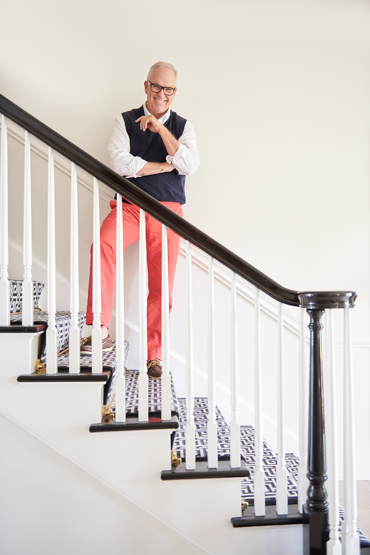 Donald-Robertson-portrait-on-stairs