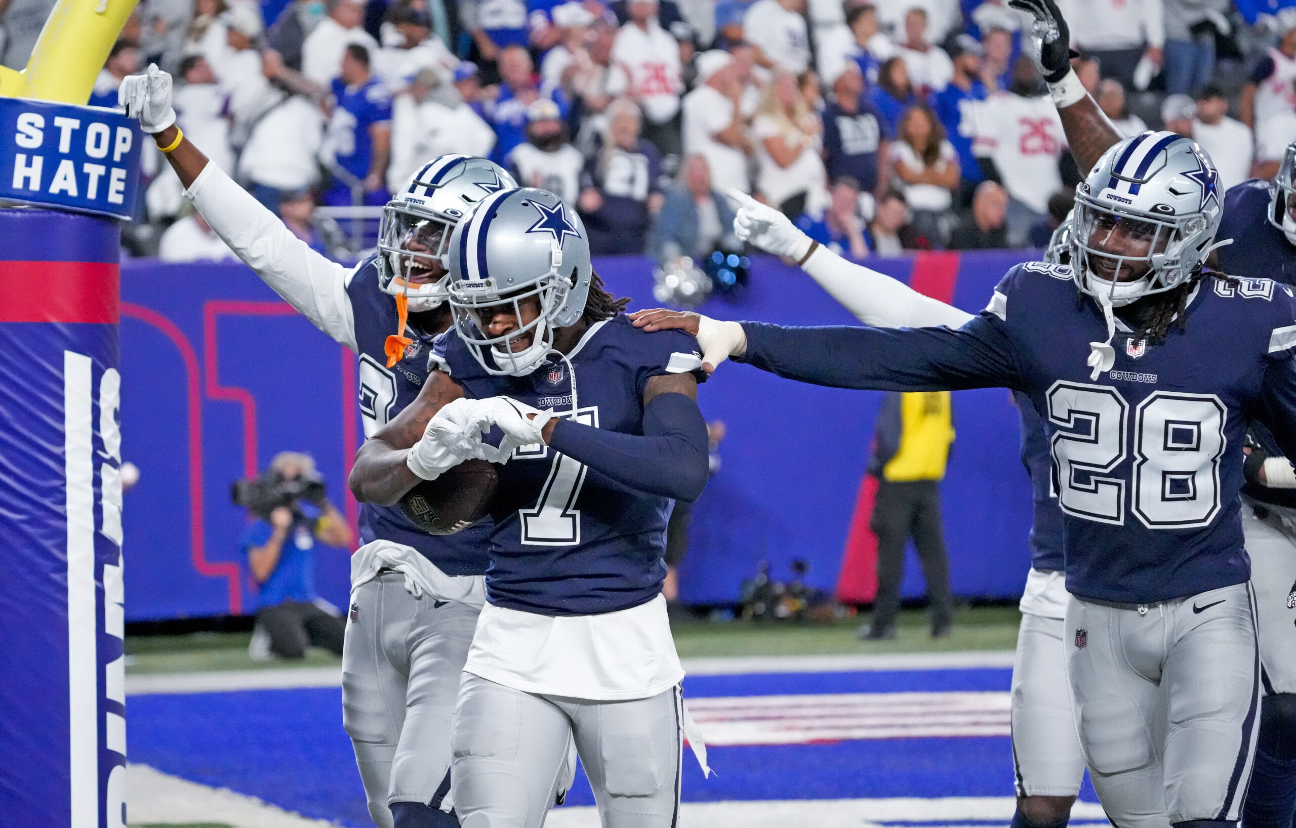 Cowboys WR CeeDee Lamb responds to late controversial no-call vs