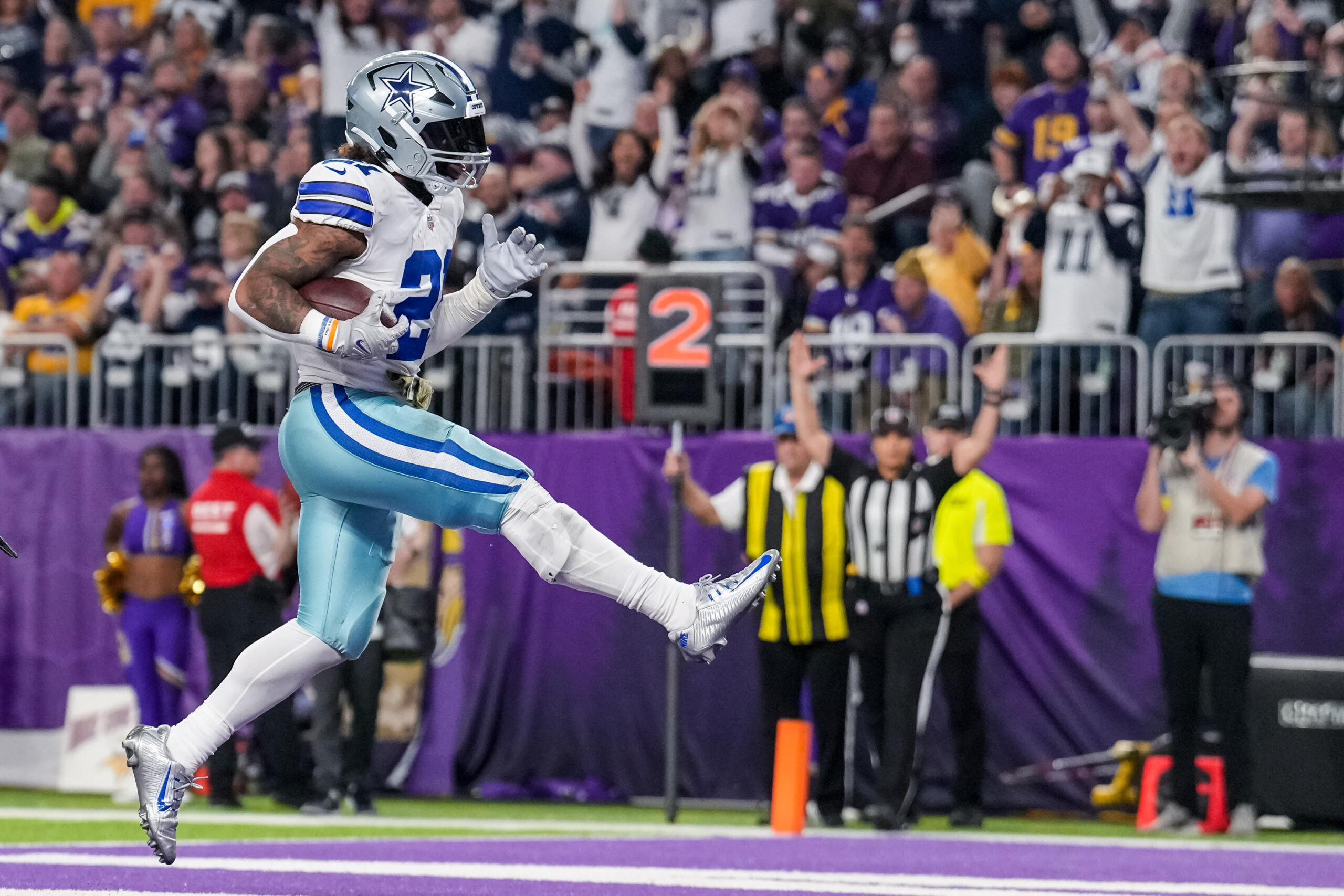 Vikings were losing to Cowboys so badly that CBS switched games