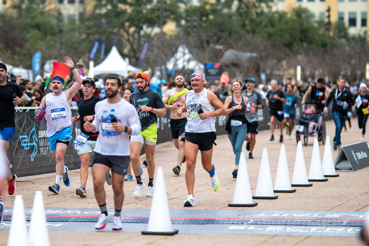 Gallery A Snapshot of the 2022 BMW Dallas Marathon Runners D Magazine