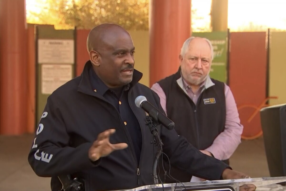 Petition · Isiah and Harambe's Law: Close Zoos and Captive Breeding for  Entertainment - United States · Change.org, image size:1200x800