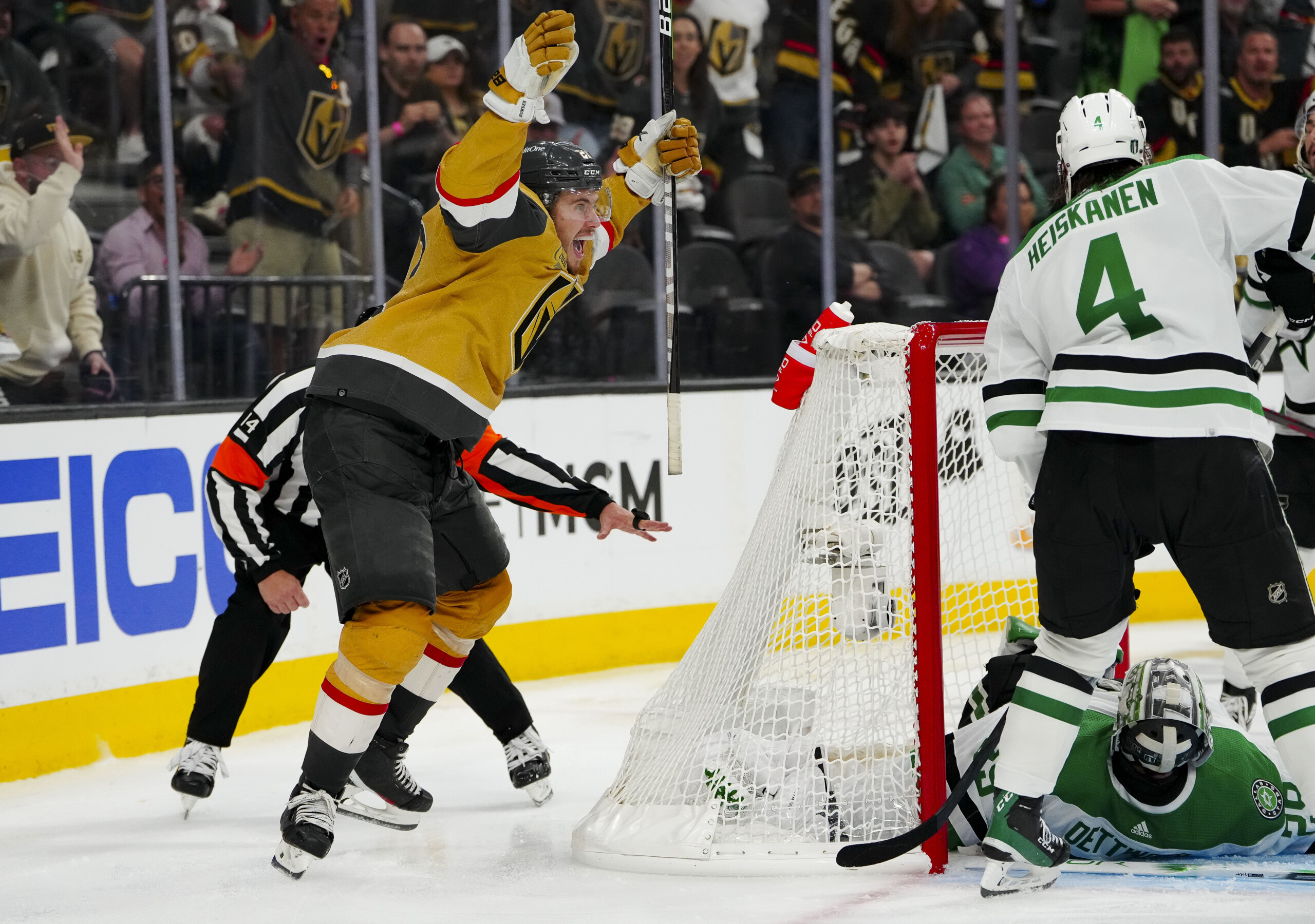 what-we-saw-what-it-felt-like-stars-knights-game-1-d-magazine