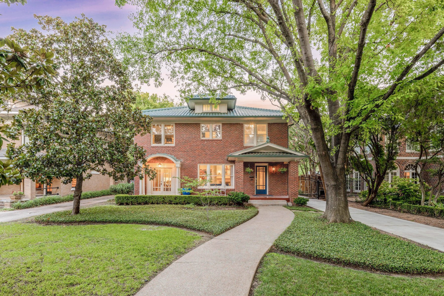 Hot Property A Historic Old East Dallas Prairie with a Deep Backyard
