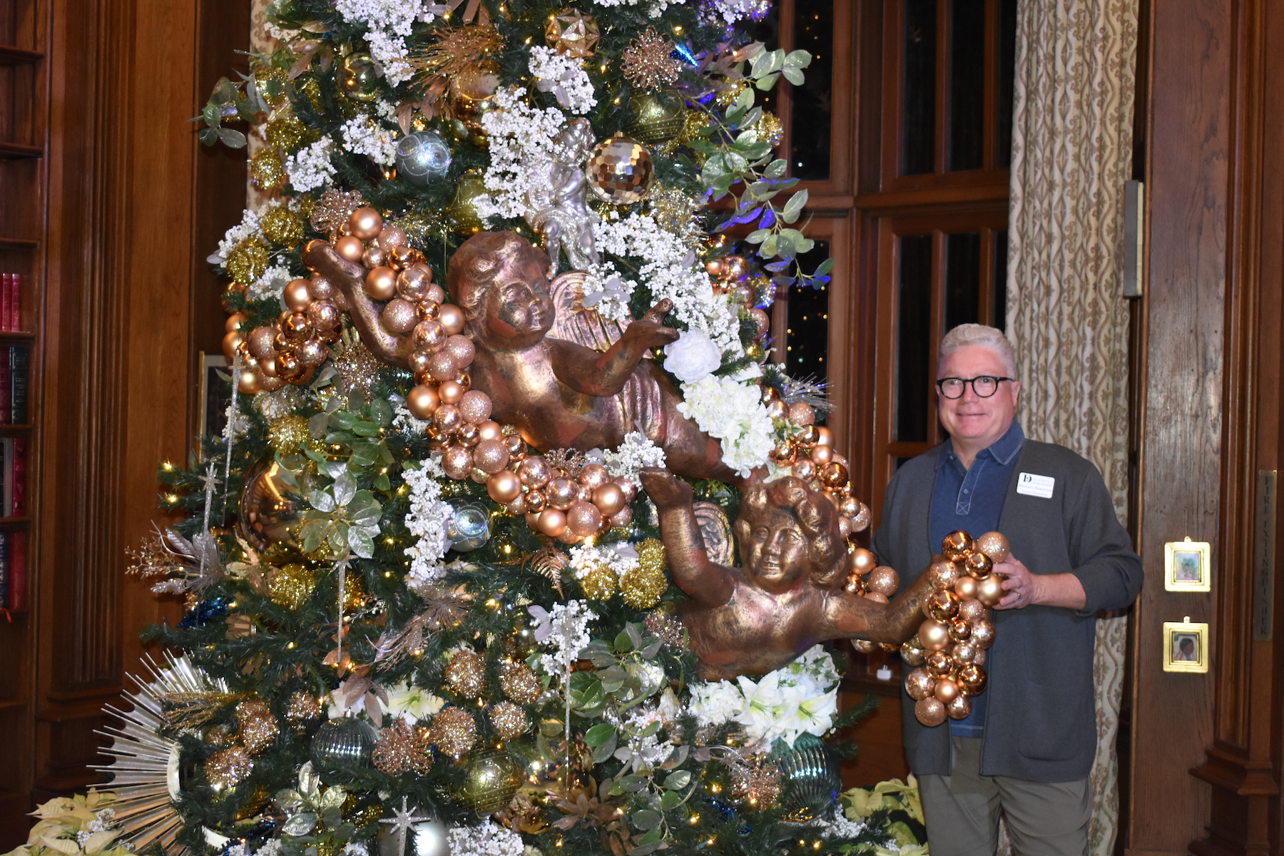 This Plano Man Has Decorated the Arboretum’s DeGolyer House Each