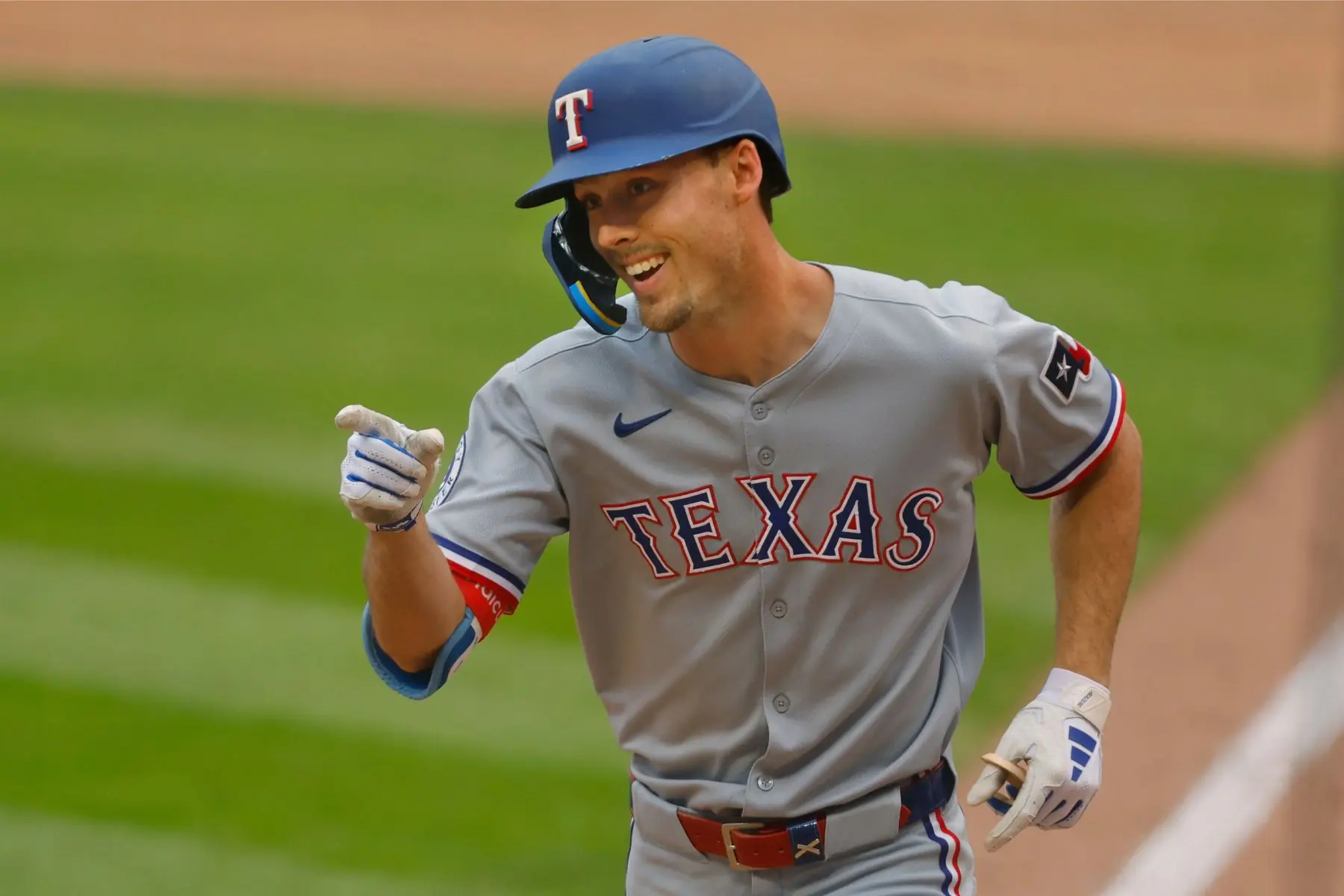 Evan Carter đã trở lại. Liệu Rangers có thể tiếp bước anh ấy? - Tạp chí D