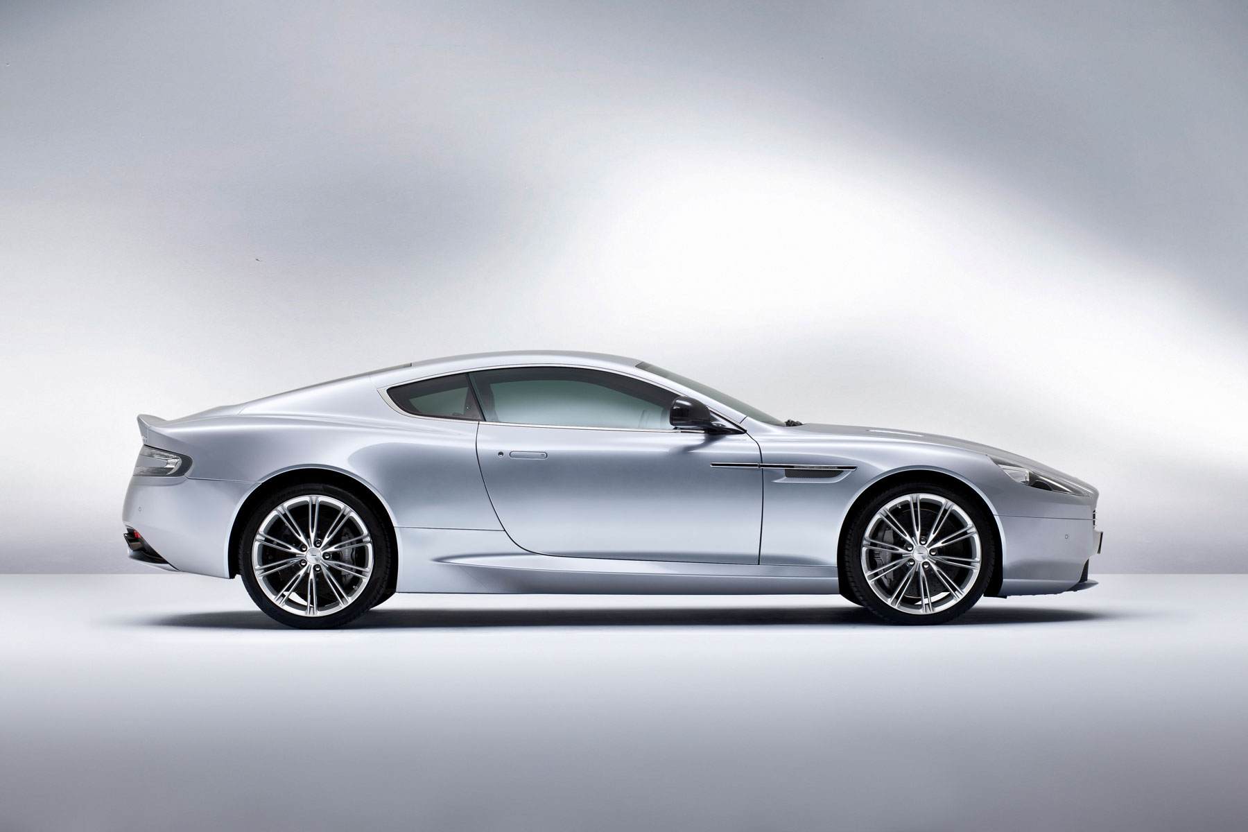 Auto Review: Aston Martin DB9 Volante - D Magazine